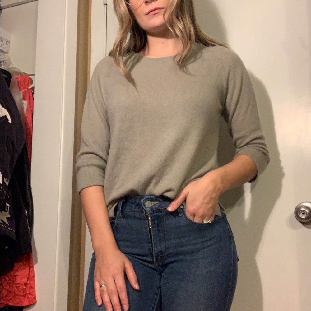 100% Cashmere sweater